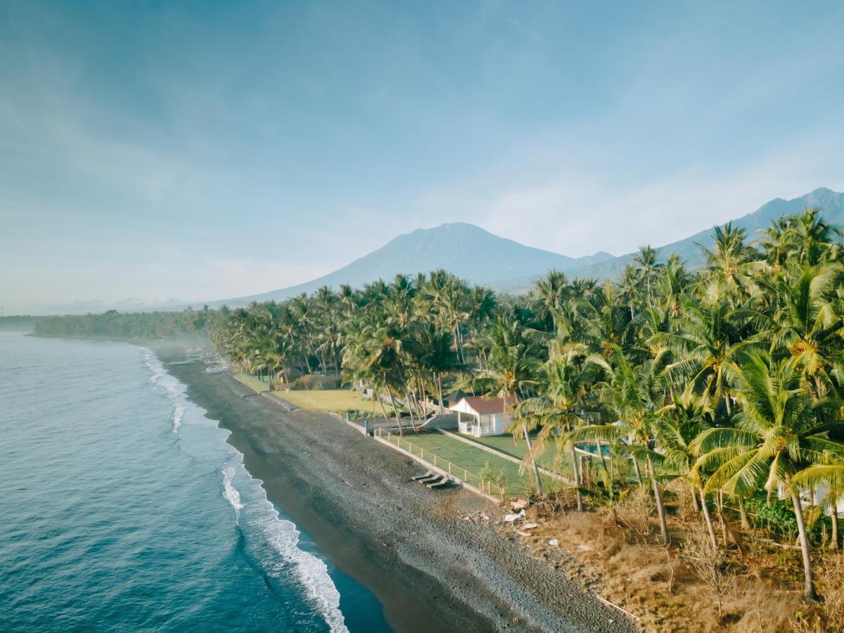 Senang Resort Tianyar Exterior foto